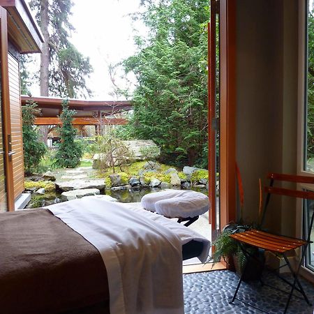Pointhouse Suites On Sargeant Bay Halfmoon Bay Exterior foto